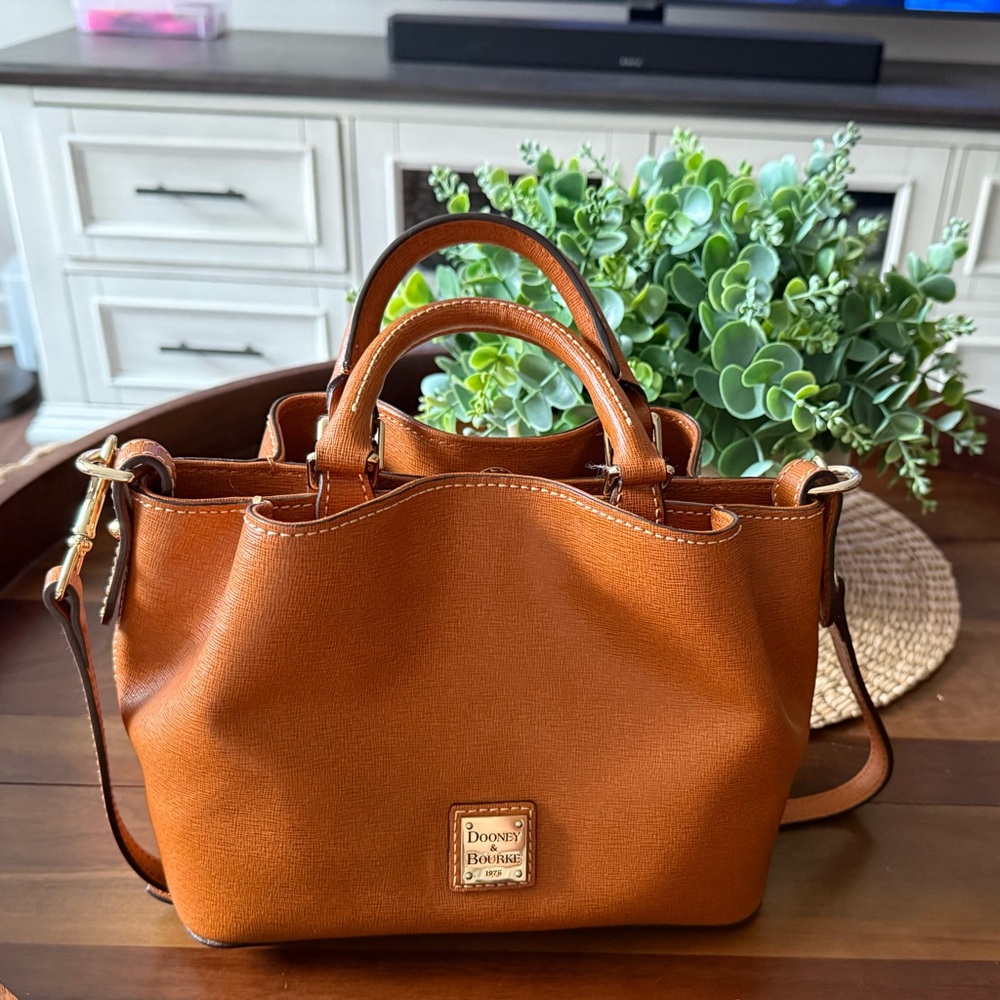 Dooney & Bourke Mini Barlow - natural